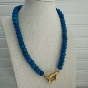 NWOT Elegant Blue Faceted Graduated Bead Necklace with Gold Clasp